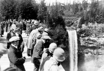 BC Archives # E-00353, PGE Tourists at Brandywine Falls, 1928
