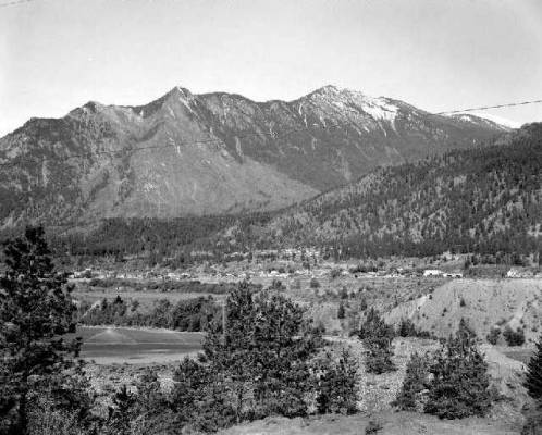 View of Lillooet from across the Fraser (above Old Bridge) 1950s Photo E. 'Andy' Cleven